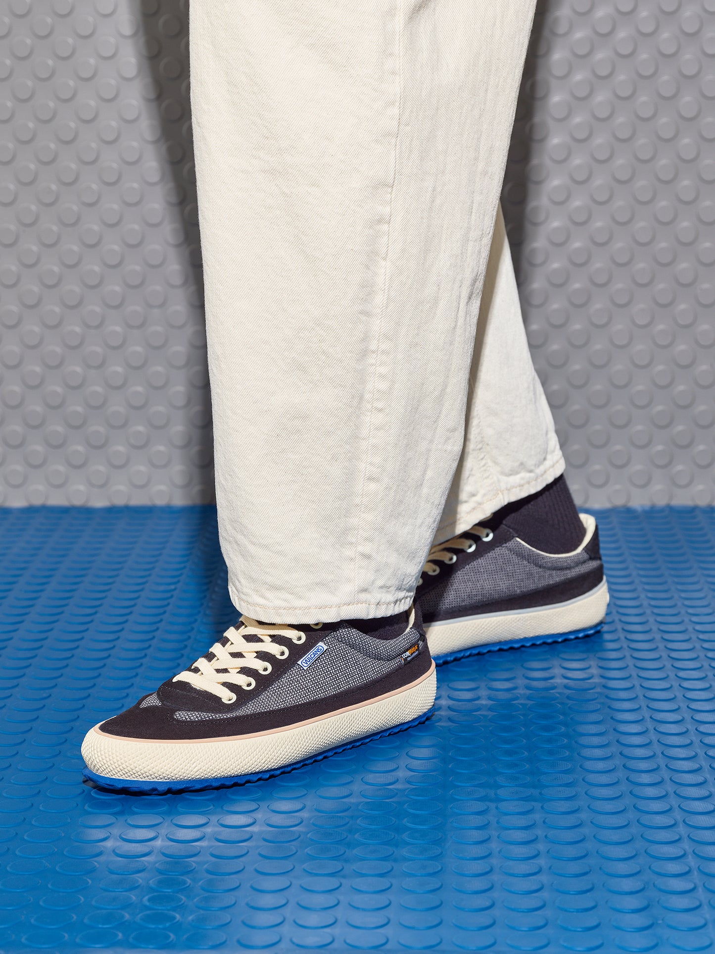 Black Cordura shoes (lage sneakers). Vulcanized with black suede and blue ocean natural rubber outsole. 